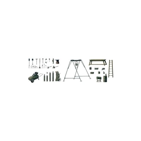 Italeri 0419 1/35 Field Tool Shop