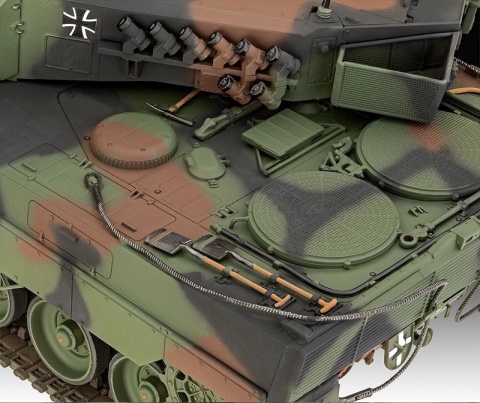 Revell 03342 1/35 Leopard 2 A6M+