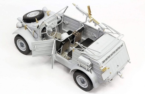 Revell 03500 Kubelwagen Typ 82 Platinum Edition 1/9