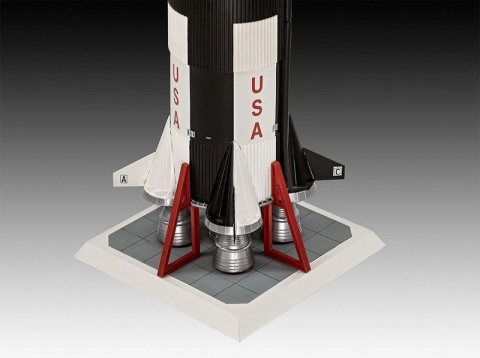 Revell 03704 Apollo 11 Saturn V Rocket 1/96