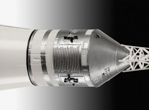 Revell 03704 Apollo 11 Saturn V Rocket 1/96