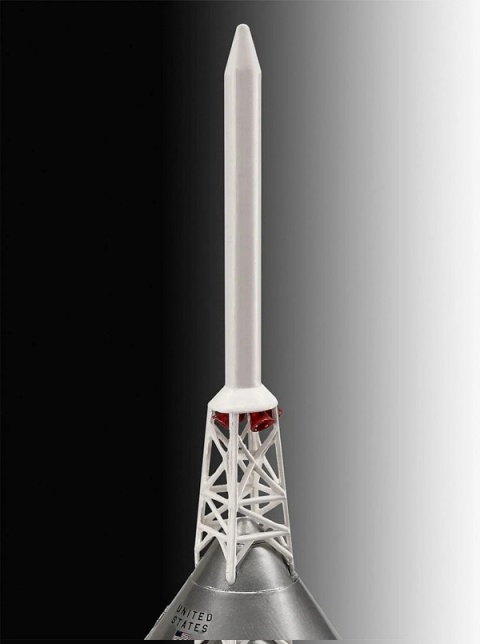 Revell 03704 Apollo 11 Saturn V Rocket 1/96