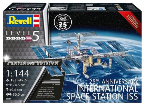 Revell 05651 1/144 Gift Set 25th Anniversary ISS Platinum Edition