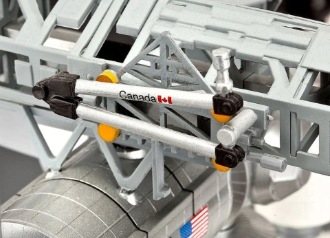 Revell 05651 1/144 Gift Set 25th Anniversary ISS Platinum Edition