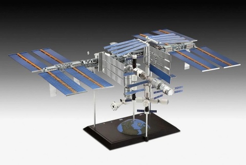 Revell 05651 1/144 Gift Set 25th Anniversary ISS Platinum Edition
