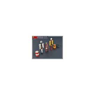 Mini Art 35598 German Gas Stasion 1930-40s
