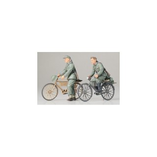 Tamiya 35240 German Soldiers with Bicycles