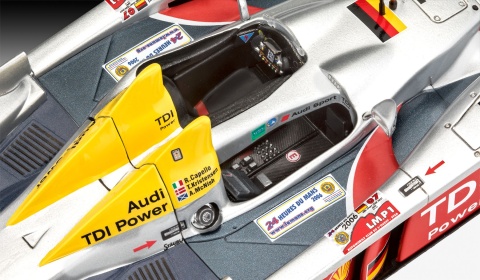 Revell 05682 1/24 Audi R10 TDI Le Mans & 3D Puzzle Revell 05682 1/24 Audi R10 TDI Le Mans & 3D Puzzle