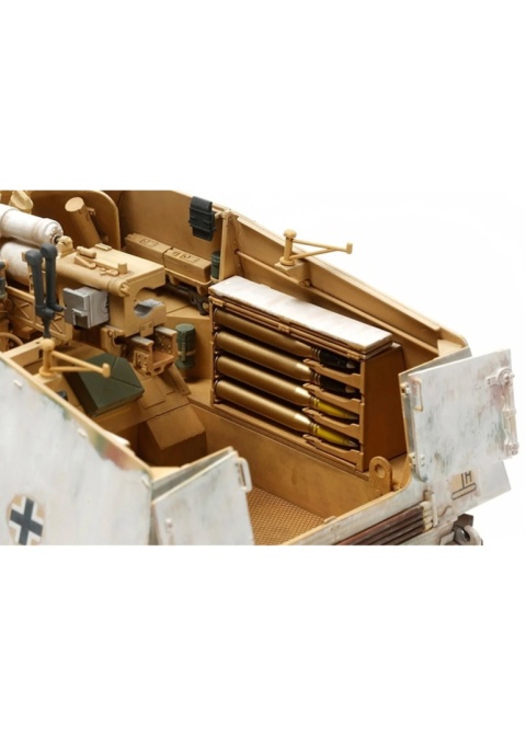 Tamiya 35335 1/35 Nashorn Tamiya 35335 1/35 Nashorn
