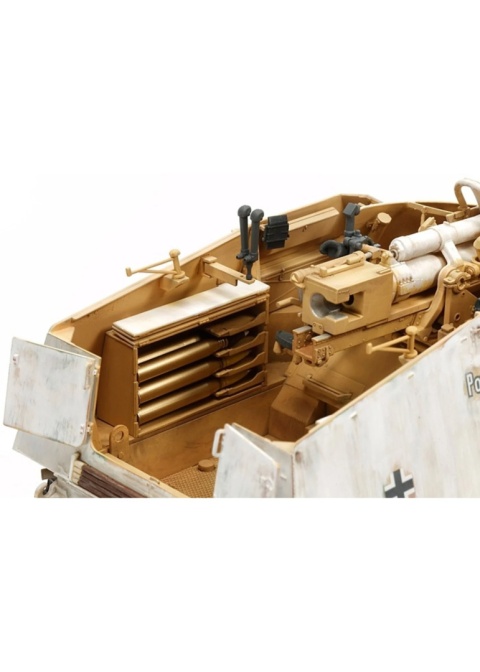 Tamiya 35335 1/35 Nashorn Tamiya 35335 1/35 Nashorn