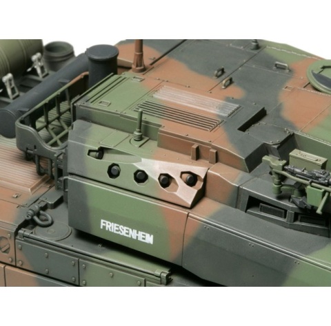 Tamiya 35362 1/35 French Tank Leclerc Series 2 Tamiya 35362 1/35 French Tank Leclerc Series 2