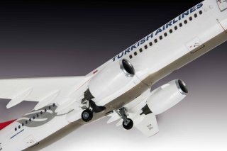 Revell 03772 1/144 Boeing 737-800 Turkish Airlines