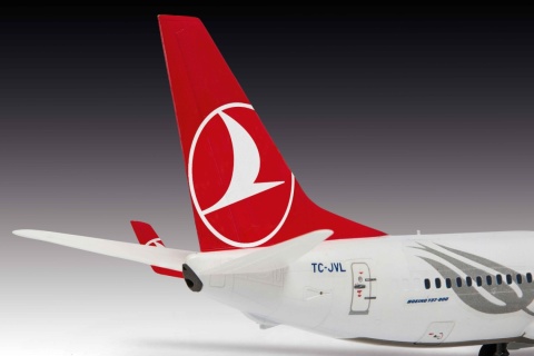 Revell 03772 1/144 Boeing 737-800 Turkish Airlines