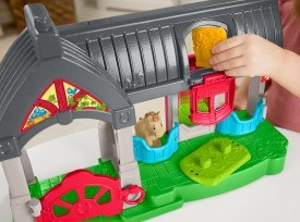 Little People Stajnia Przyjazne koniki Zestaw z dźwiękami