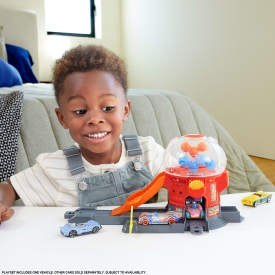 Hot Wheels City Sklepik Guma balonowa i metalowy samochód w kształcie pączka