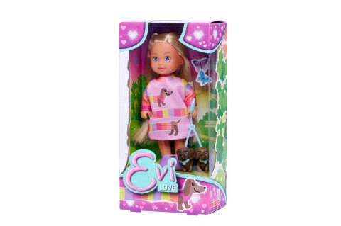 EL Evi z pieskami na spacerze