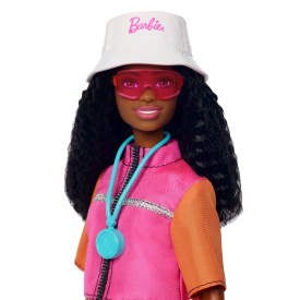 Barbie Brooklyn Przygody na łonie natury Lalka i akcesoria Zestaw JJV60