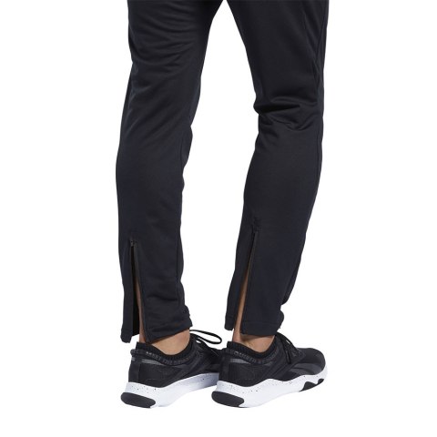 Spodnie męskie Reebok Workout Knit Pants czarne FJ4057 Spodnie męskie Reebok Workout Knit Pants czarne FJ4057
