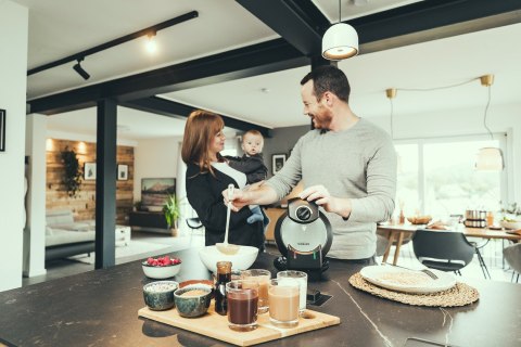 SEVERIN WAFLOWNICA, KSZTAŁT GOFRÓW SERCE, STAL, POWŁOKA ZAPOBIEGA. PRZYWIERANIU, MOC 1300W WA2103