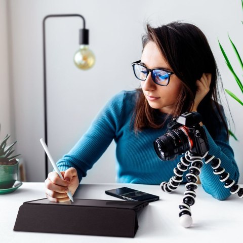 Etui Spigen Rugged Armor PRO Pencil do Apple iPad Pro 12.9 2020 / 2021 / 2022 / iPad Air 13 2024 Black