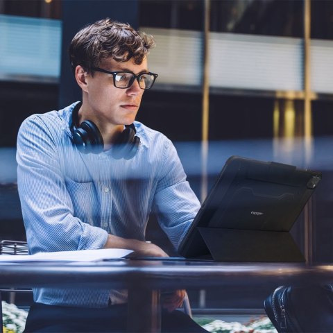 Etui Spigen Rugged Armor PRO Pencil do Apple iPad Pro 12.9 2020 / 2021 / 2022 / iPad Air 13 2024 Black