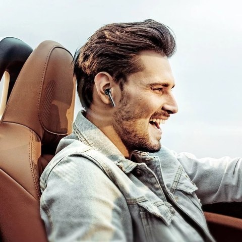 Joyroom ładowarka samochodowa 2x USB + słuchawka Bluetooth 5.0 30W 2.1 A Quick Charge 3.0 biały (JR-CP2)