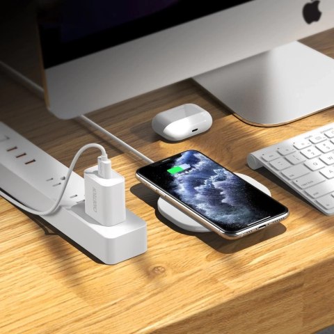 Choetech zestaw bezprzewodowa szybka ładowarka 15W dioda LED biały (T550-F) + ładowarka sieciowa USB 18W Power Delivery biały (Q