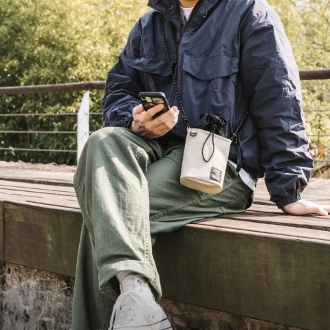 Ringke Mini Pouch torba pokrowiec etui Cross Bag na słuchawki drobiazgi beżowy (BG08478RS)