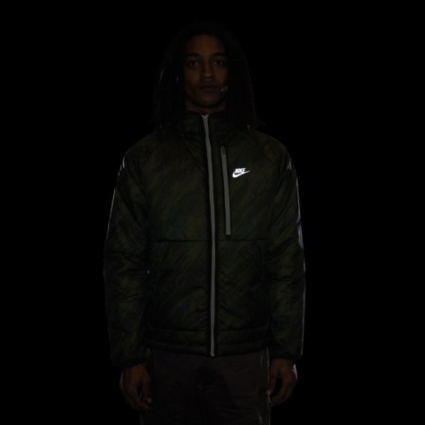 Kurtka męska Nike NSW Therma-FIT Legacy HD JKT AOP zielona DD6982 355 Kurtka męska Nike NSW Therma-FIT Legacy HD JKT AOP zielona DD6982 355