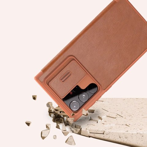 Nillkin Qin Leather Pro Case etui do Samsung Galaxy S22 Ultra osłona na aparat kabura pokrowiec obudowa z klapką brązowy