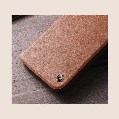 Nillkin Qin Leather Pro Case etui do Samsung Galaxy S22 Ultra osłona na aparat kabura pokrowiec obudowa z klapką brązowy