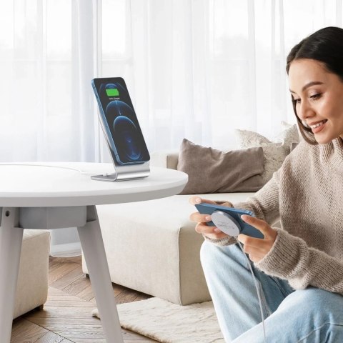 Choetech magnetyczna ładowarka bezprzewodowa Qi 15W (kompatybilna z MagSafe) biały (T517-F) + stojak uchwyt srebrny