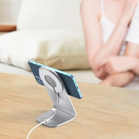 Choetech magnetyczna ładowarka bezprzewodowa Qi 15W (kompatybilna z MagSafe) biały (T517-F) + stojak uchwyt srebrny