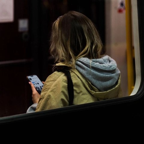 Szkło hartowane Ringke TG do iPhone 15 Pro Max Privacy