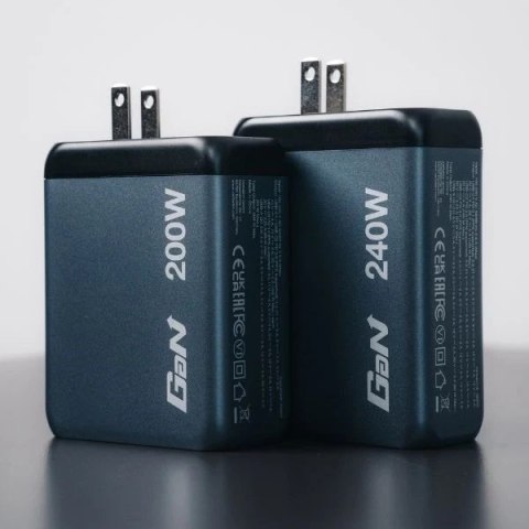 Ładowarka sieciowa Verbatim GaN 240W 3xUSB-C/USB-A Szara + Adapter