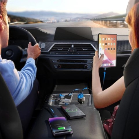 Ładowarka samochodowa Joyroom JR-CCD03 3× USB-A 17 W z wyświetlaczem - czarna