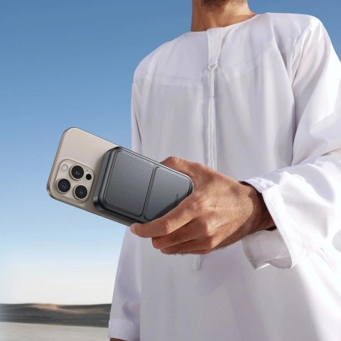 Powerbank Joyroom JR-PBM11 10000 mAh 22.5 W Qi2 MagSafe ze stojakiem - czarny