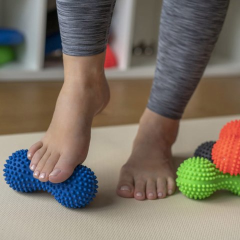 Wałek do masażu i rehabilitacji Tullo duoball 15,5 cm czerwony 446 Wałek do masażu i rehabilitacji Tullo duoball 15,5 cm czerwony 446