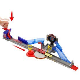 Disney Pixar Cars Auta Tor kaskaderski Złoty Tłok Zestaw