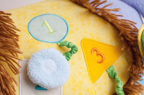 PLUSZAK OSIOL LAKI AKC 47X38 W TOREBCE