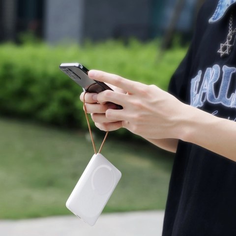 Duzzona magnetyczny powerbank 10000 mAh z funkcją ładowania bezprzewodowego (MagSafe, Qi) USB-A / USB-C 22,5W biały (W5)