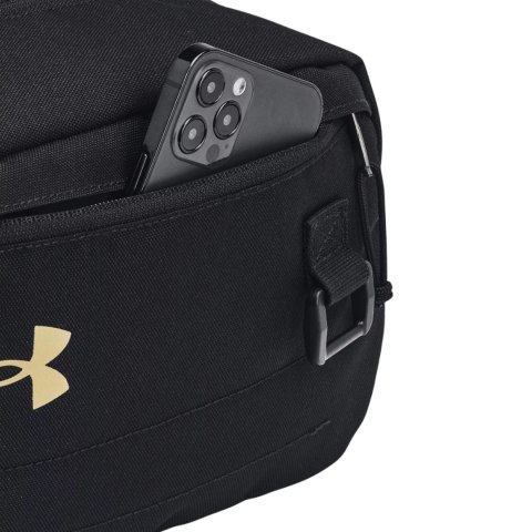 Kosmetyczka Under Armour Contain Travel Kit OSFM czarna 1381922 001 Kosmetyczka Under Armour Contain Travel Kit OSFM czarna 1381922 001