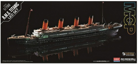 Academy 14220 R.M.S. Titanic with LED - MCP - 1/700