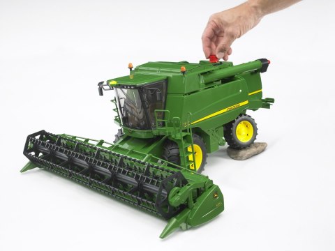 Kombajn zbożowy John Deere T670i BRUDER BR-02132