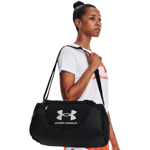 Torba Under Aromur Undeniable 5.0 Duffle XS czarna 1369221 001 Torba Under Aromur Undeniable 5.0 Duffle XS czarna 1369221 001