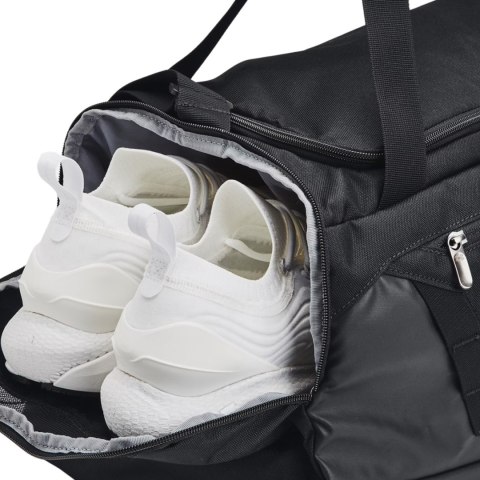 Torba Under Aromur Undeniable 5.0 Duffle SM czarna 1369222 001 Torba Under Aromur Undeniable 5.0 Duffle SM czarna 1369222 001